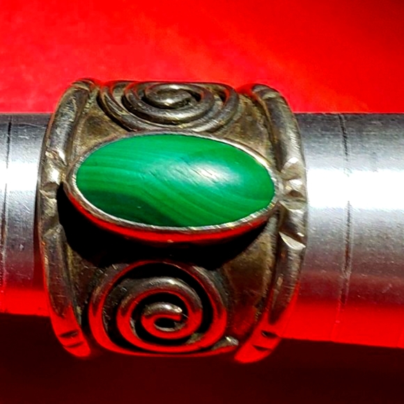 Vintage Art Deco Malachite Ring - Picture 3 of 4